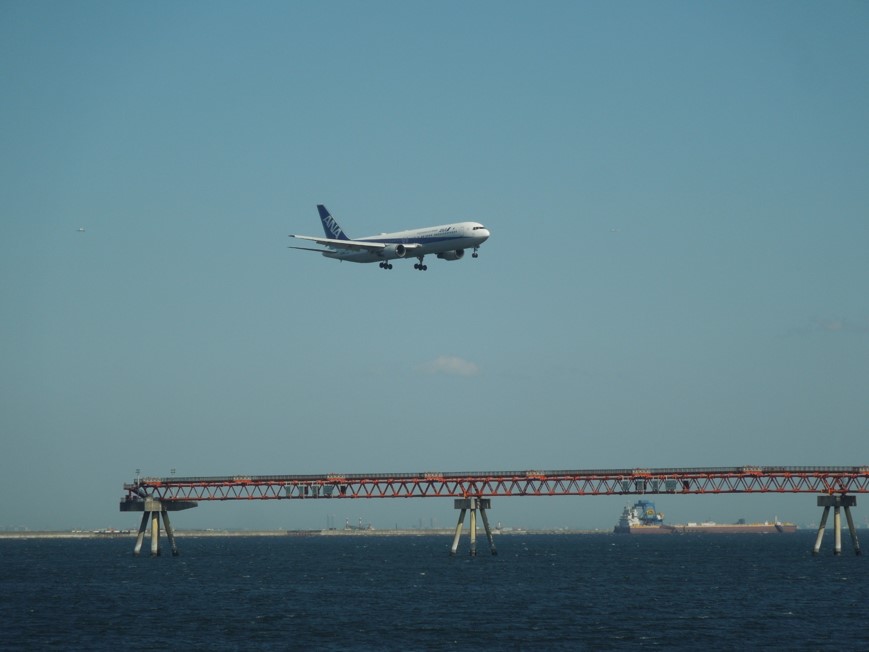 京浜島から見たB滑走路への着陸機①